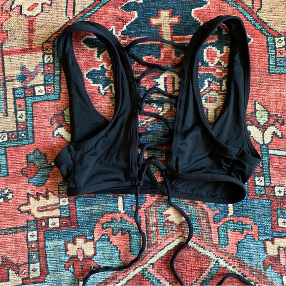 Dipping’ Daisy’s Swimwear Black Lace-Up Back Bikini top sz s - Picture 7 of 8
